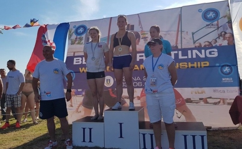 Andrea Rojnić je svjetska prvakinja u hrvanju na pijesku