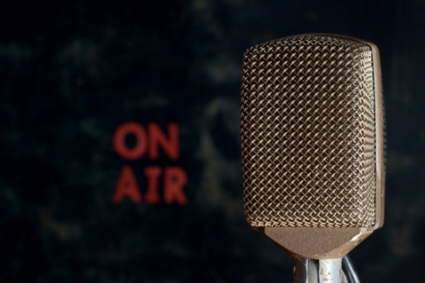 Radio X-ica poziva sve zainteresirane studentice i studente na audiciju