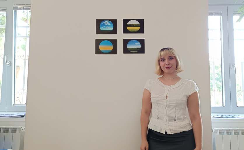Otvorena izložba „Prolazi(m) između vremena“ Petre Guljaš